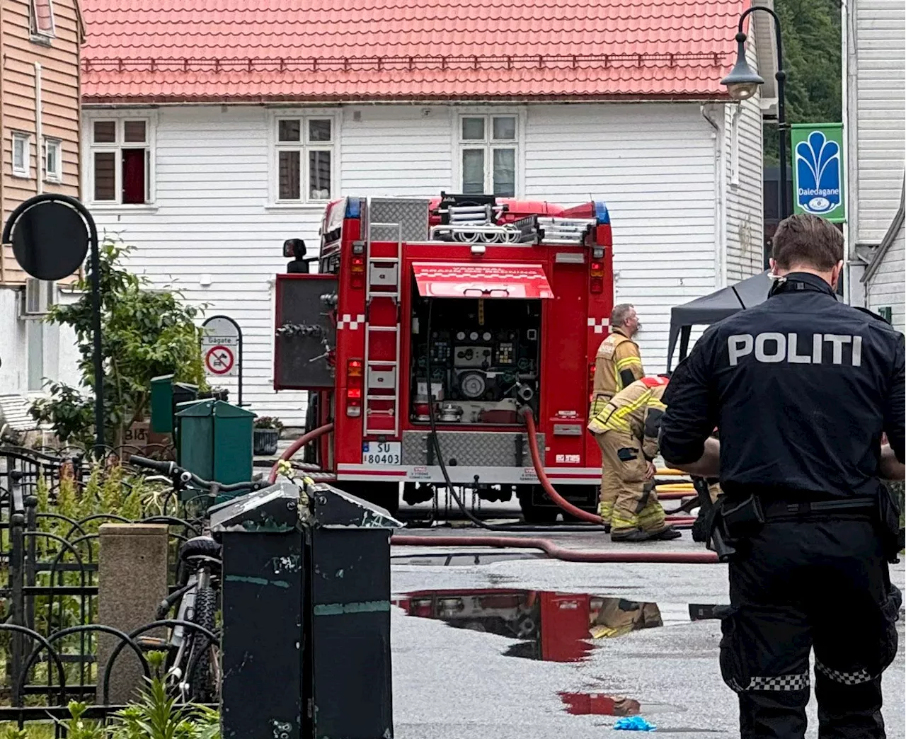 Fløyet til Haukeland etter brann­tilløp på Dale: – Anser skadene som alvorlige