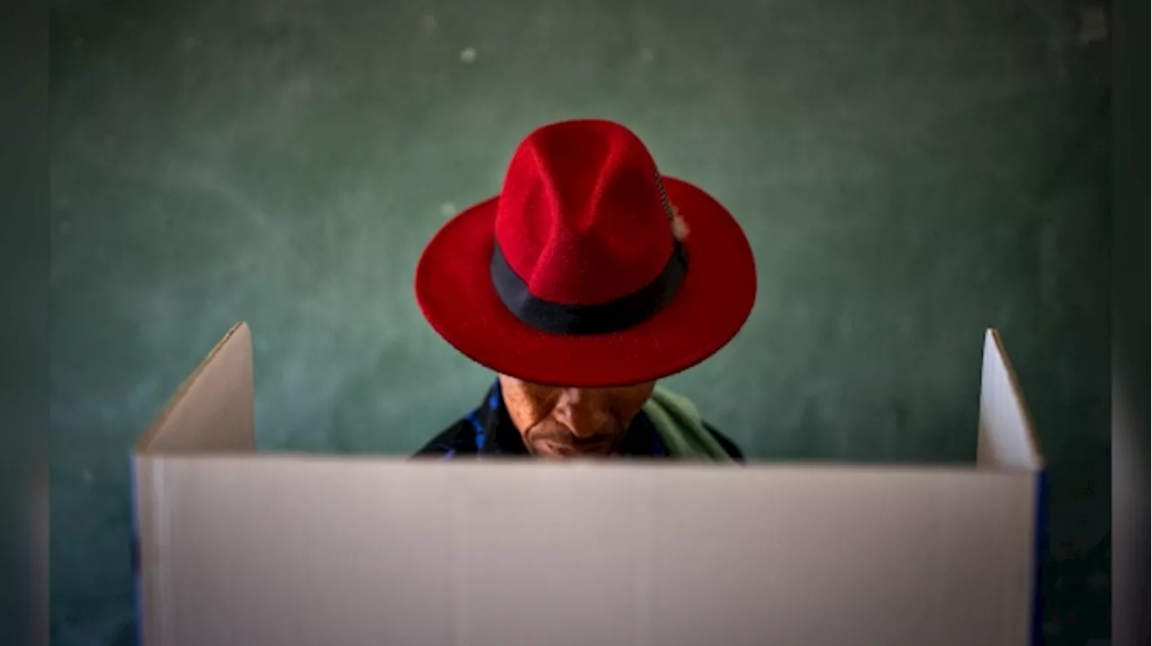 Here's how an Associated Press photographer found the extraordinary in a red hat