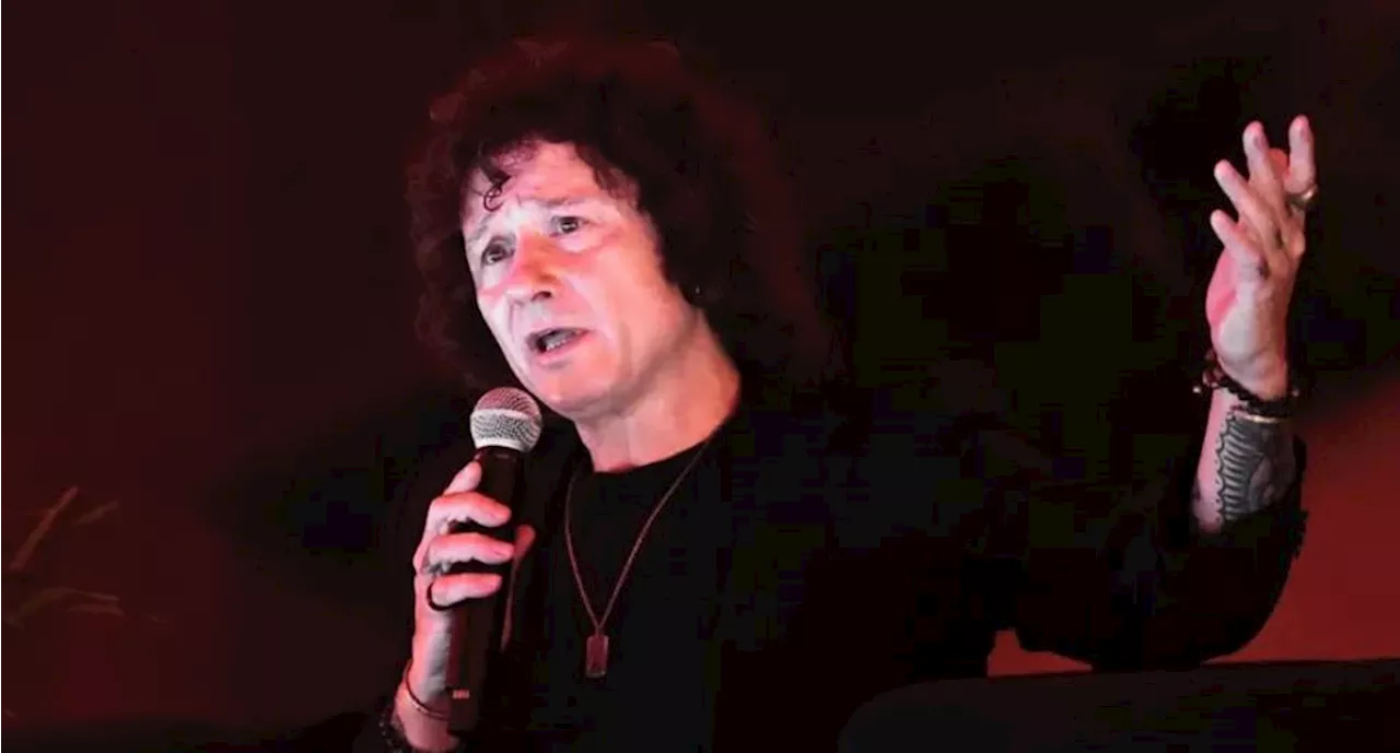 Enrique Bunbury refrenda su conexión con México en emotivo concierto