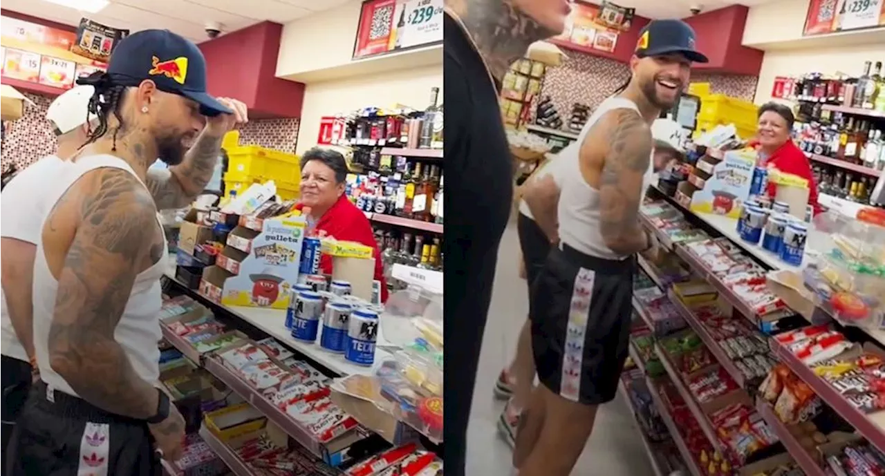 Maluma causa sensación por detenerse en un oxxo de Monterrey a comprar cerveza