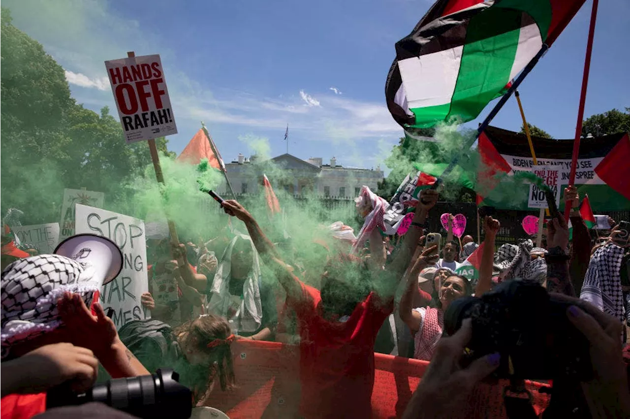 Thousands of anti-Israel protesters gathered outside White House as Israel conducted hostage rescue mission