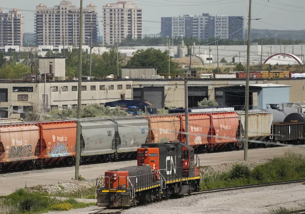 Amtrak, CN cancel summer passenger train service between Montreal and New York