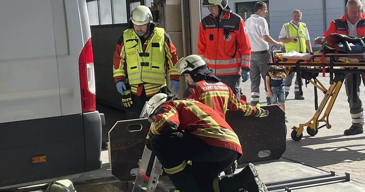 Feuerwehr und BRK üben den Ernstfall: Vier Verletzte gerettet