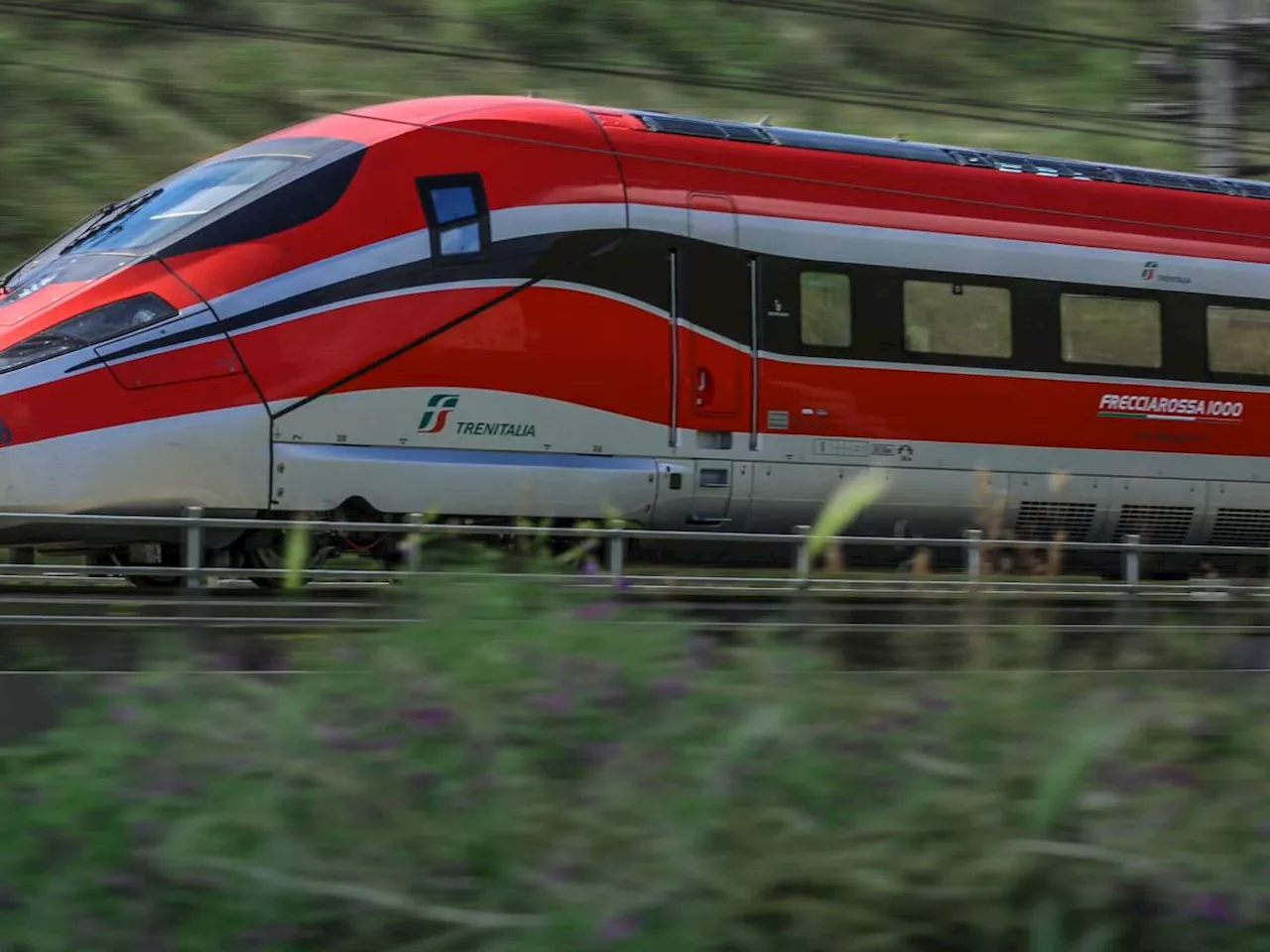 Frecciarossa bloccato per ore, odissea dei passeggeri del Venezia-Milano: cosa è successo