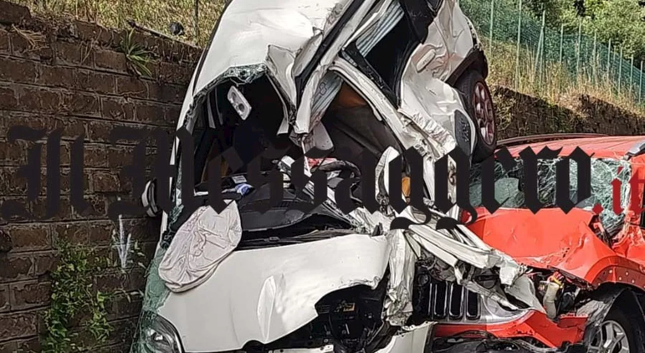 Lariano, tragico incidente tra 3 auto in via Ariana: coinvolti 6 passeggeri, morto un uomo anziano