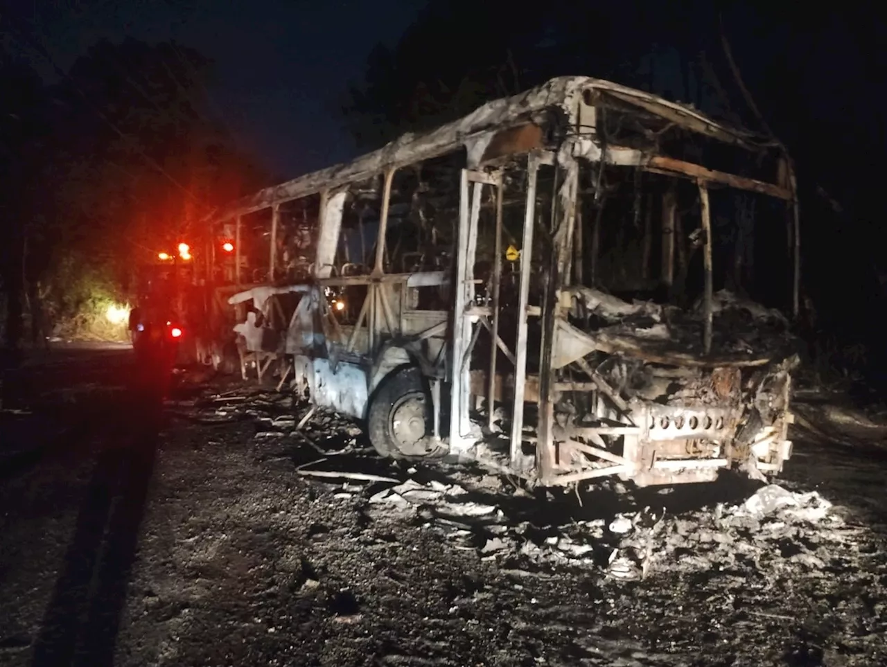 A cada dois dias, criminosos sequestram um ônibus no Rio para usar como barricada