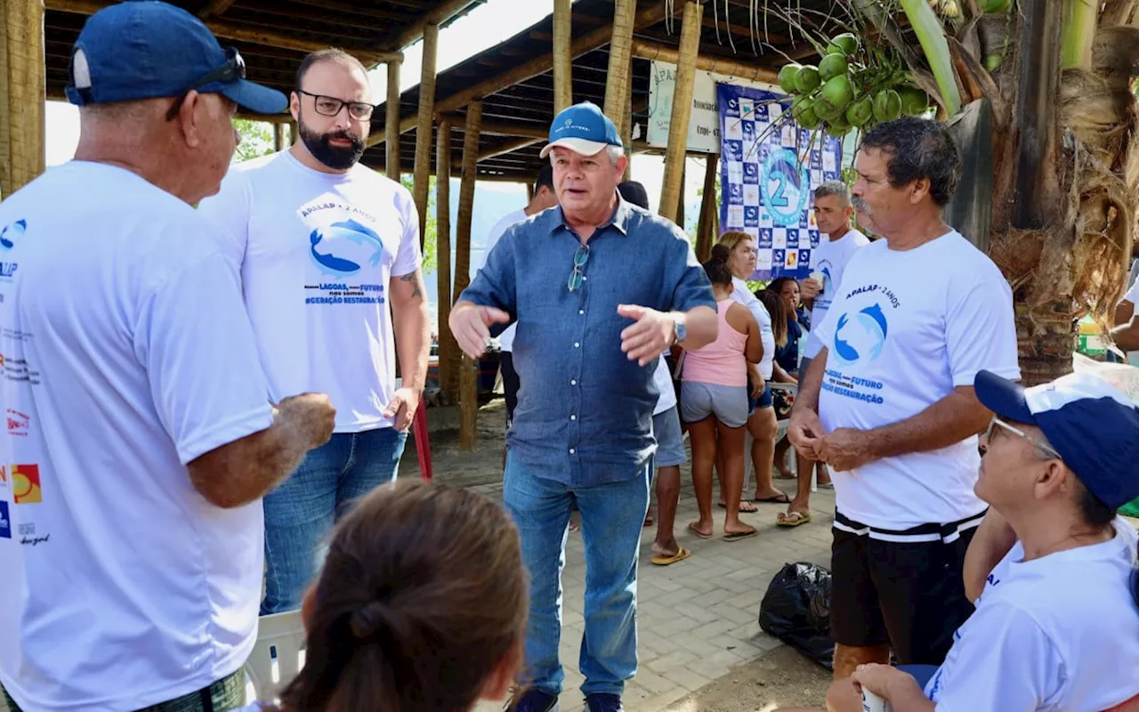 Mutirão de limpeza na Lagoa de Piratininga marca o final da semana do meio ambiente