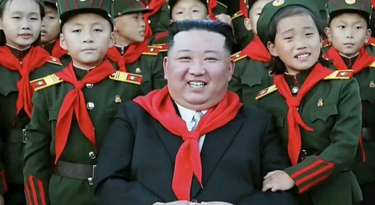 Kim Jong-un star di TikTok: la sua canzone è un successo, ma il testo è una propaganda del regime