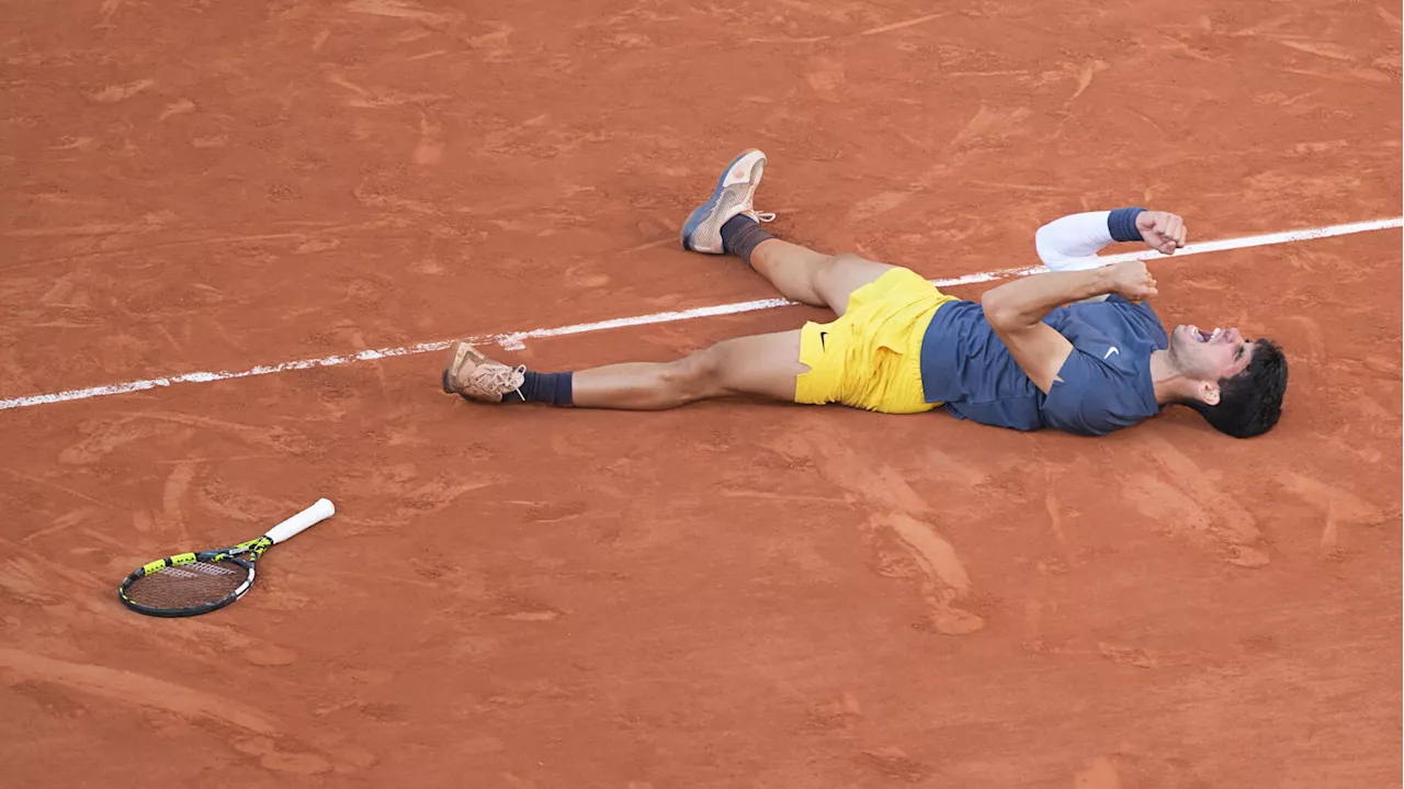 Roland-Garros : Carlos Alcaraz bat Alexander Zverev en finale et remporte son premier Grand Chelem parisien