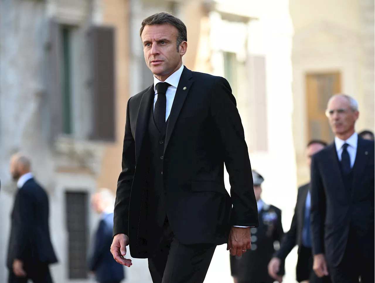 Francia, Macron dopo la sconfitta alle europee scioglie parlamento e convoca le elezioni