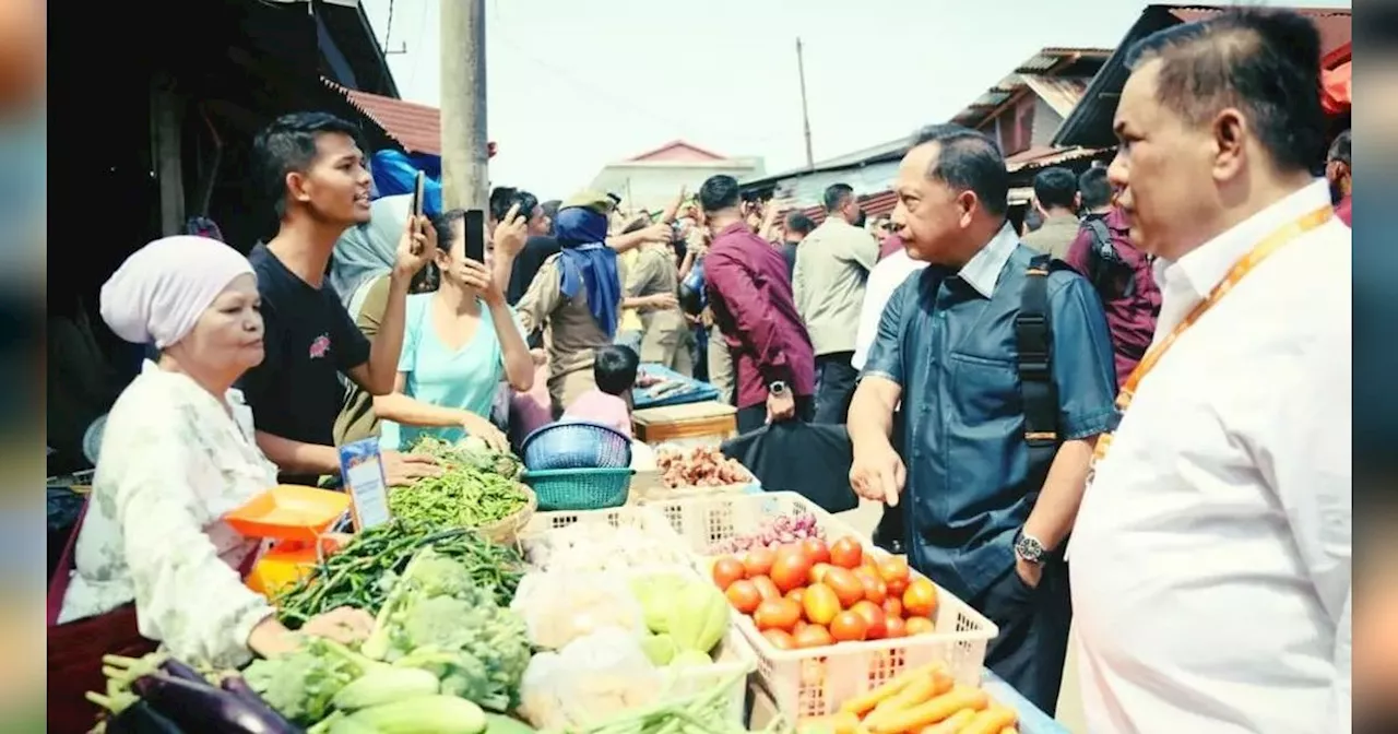 Eks Kapolri Panas-panasan Turun ke Pasar, Penampilannya Necis Bikin Salfok