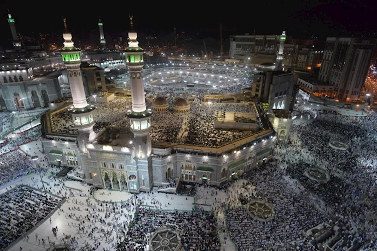 Saudi clears Mecca of unregistered pilgrims