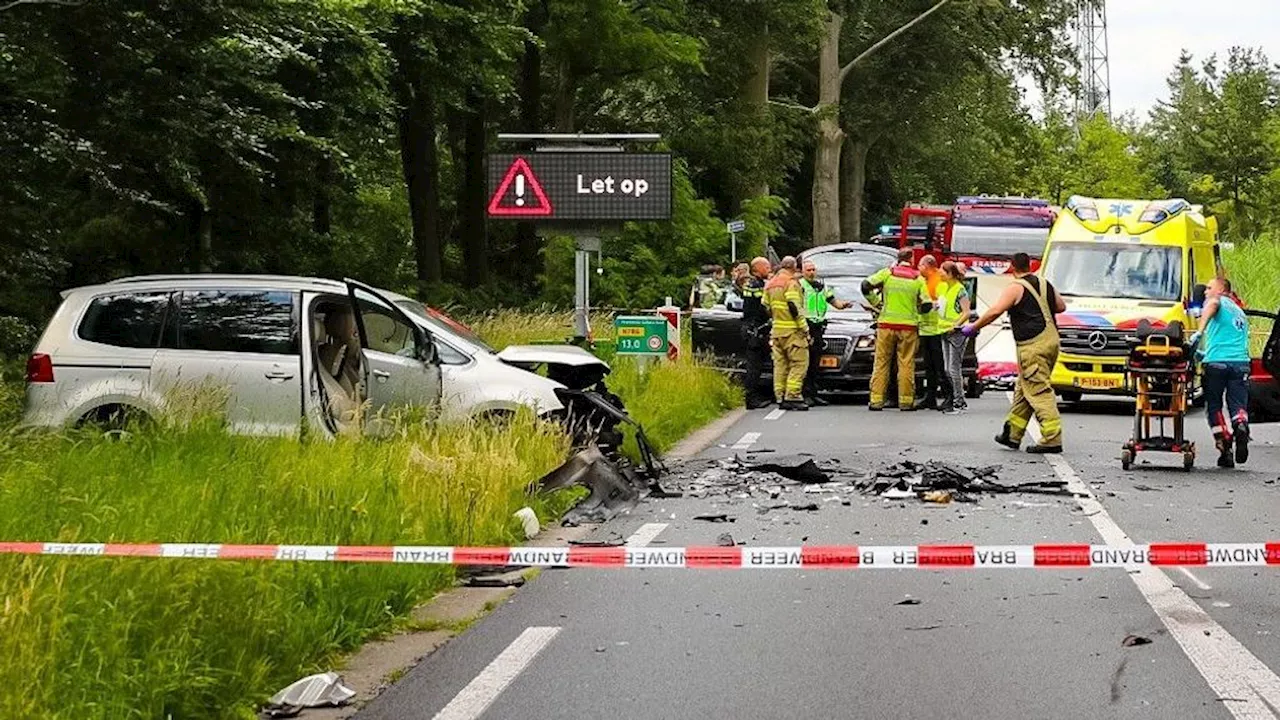 Omwonenden bezorgd na groot ongeluk met acht gewonden langs Apeldoorns Kanaal