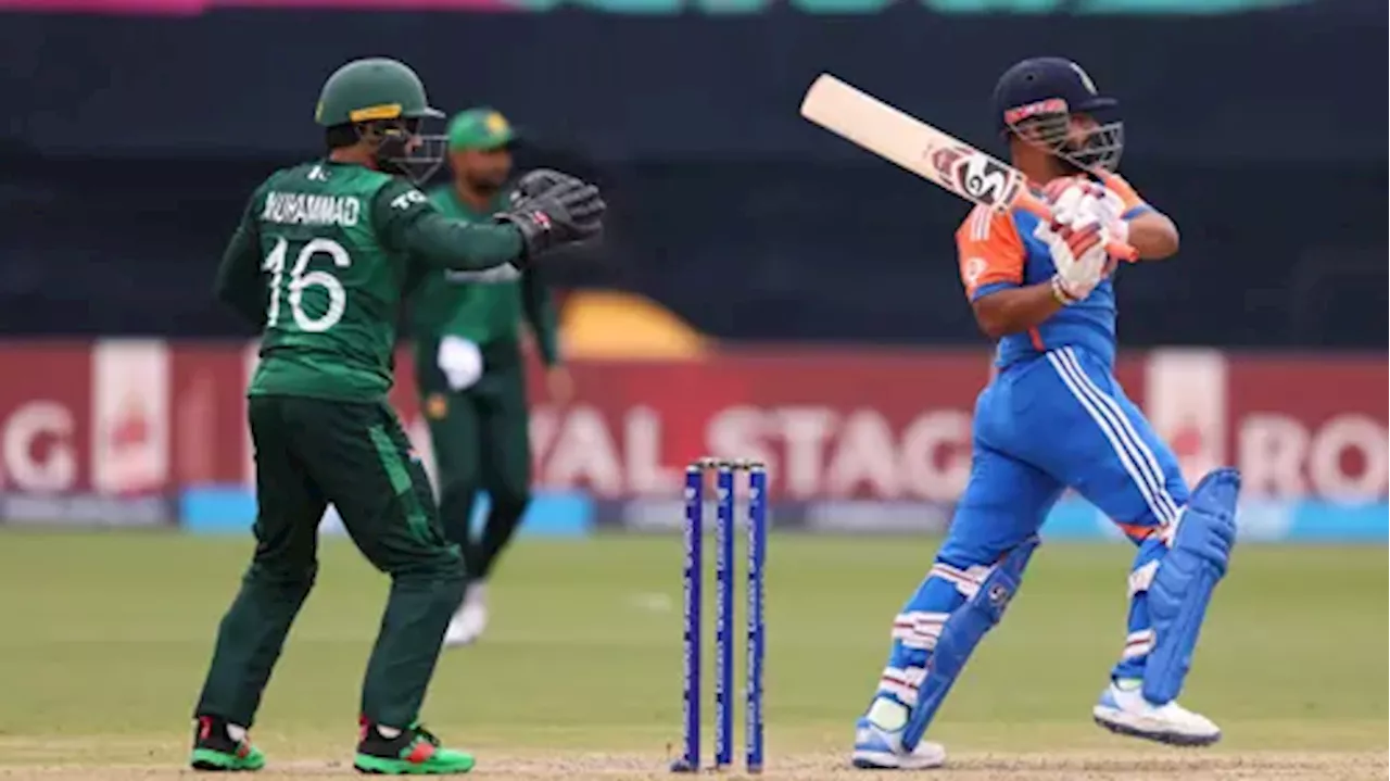 Pakistan bowl out India for 119 in T20 World Cup clash