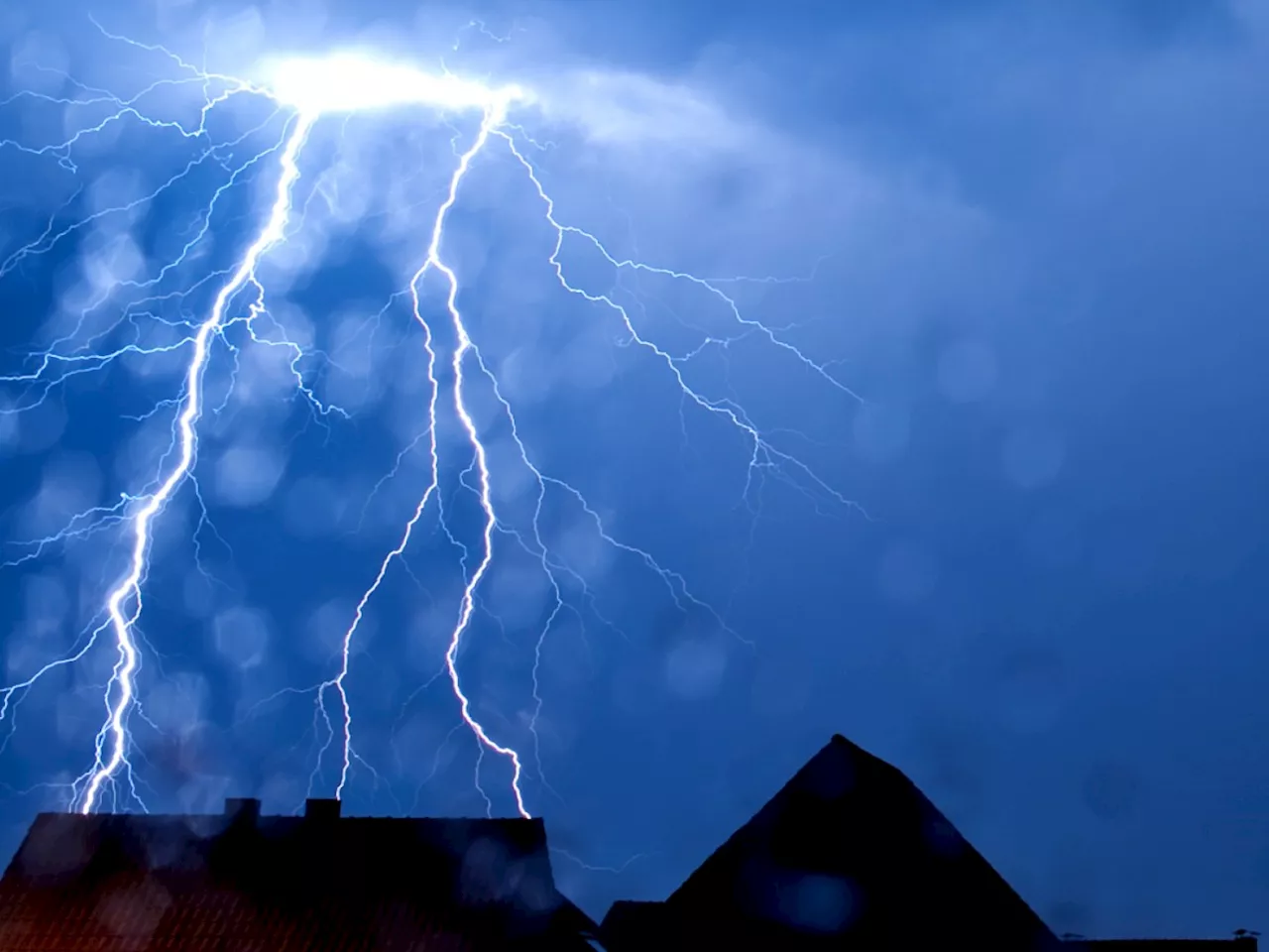 Gewitter mit Starkregen und Hagel jagen über die Westschweiz