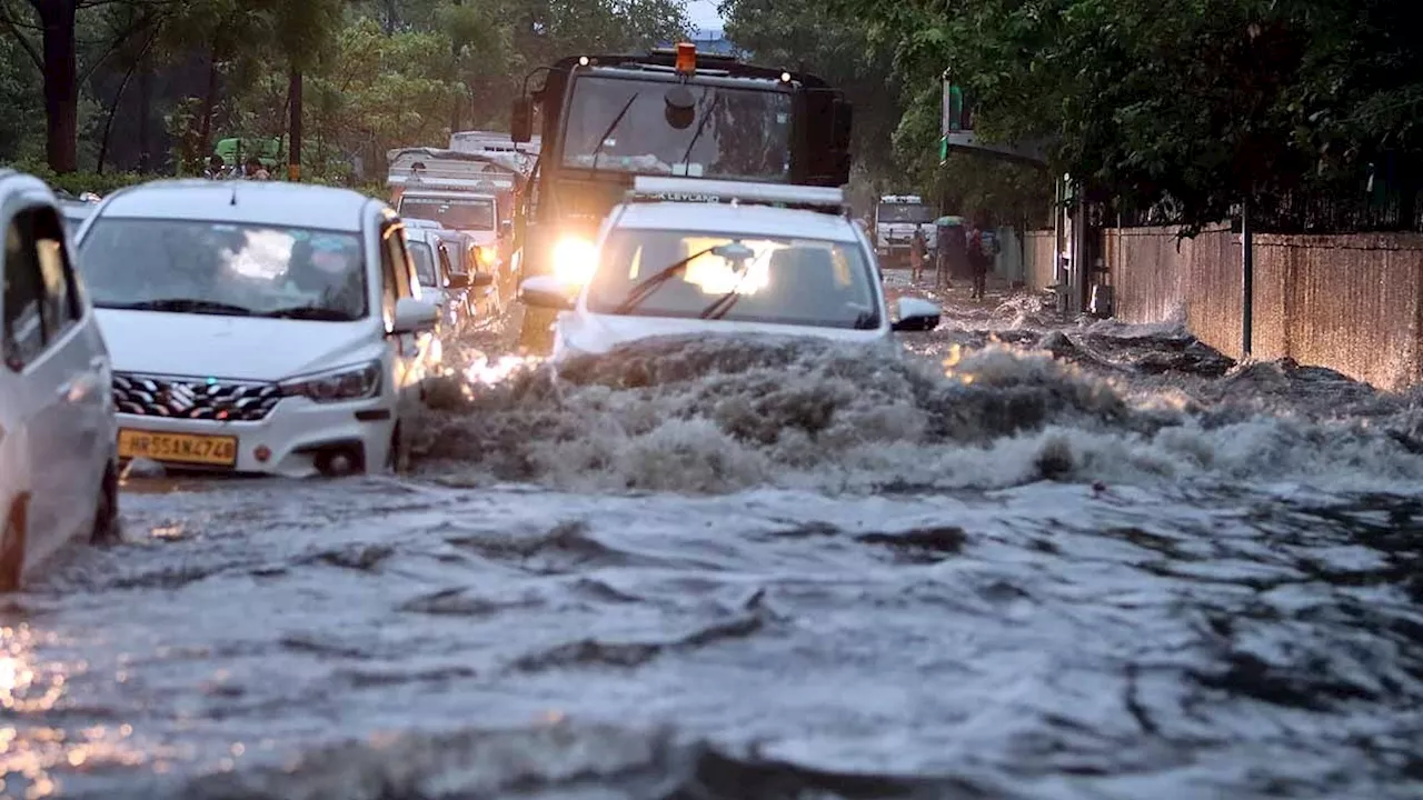 भयानक गर्मी, तगड़ी उमस... भारी बारिश, 10 दिन में कैसे बदल गया दिल्ली-NCR का मौसम?