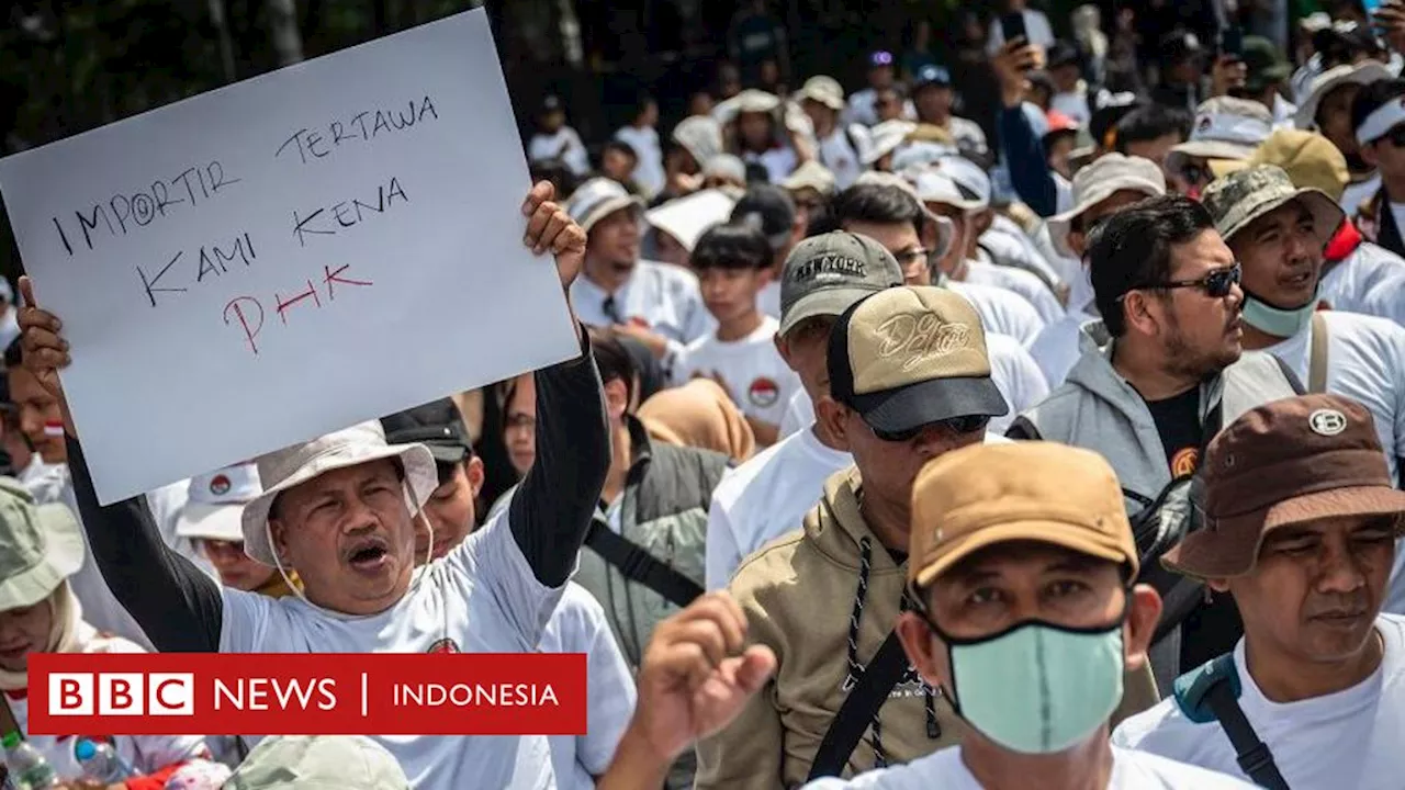 Produk China membanjiri Indonesia, puluhan pabrik tekstil tutup dan badai PHK - 'Kondisi industri tekstil sudah darurat'