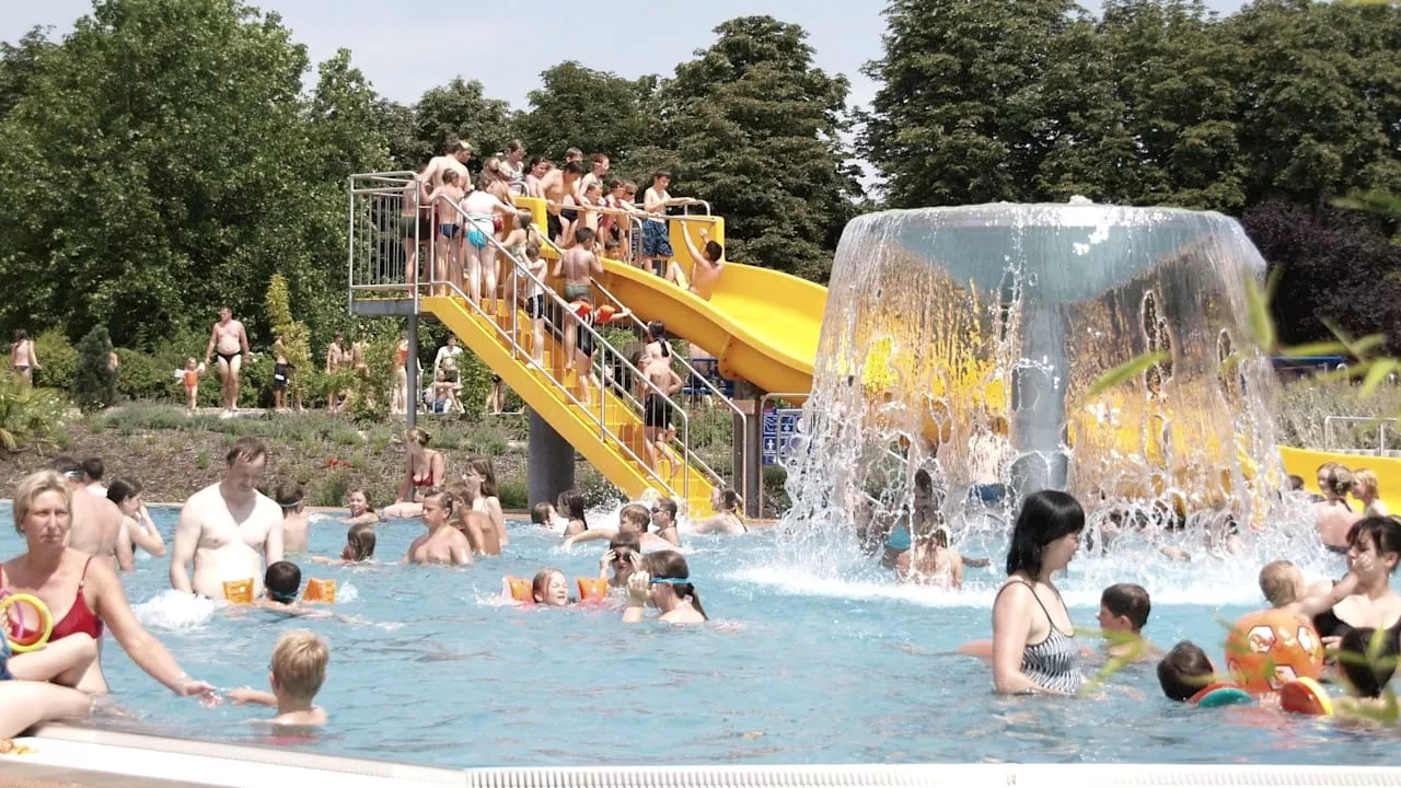 Zwei Tatverdächtige: Fünf Mädchen in Freibad begrapscht