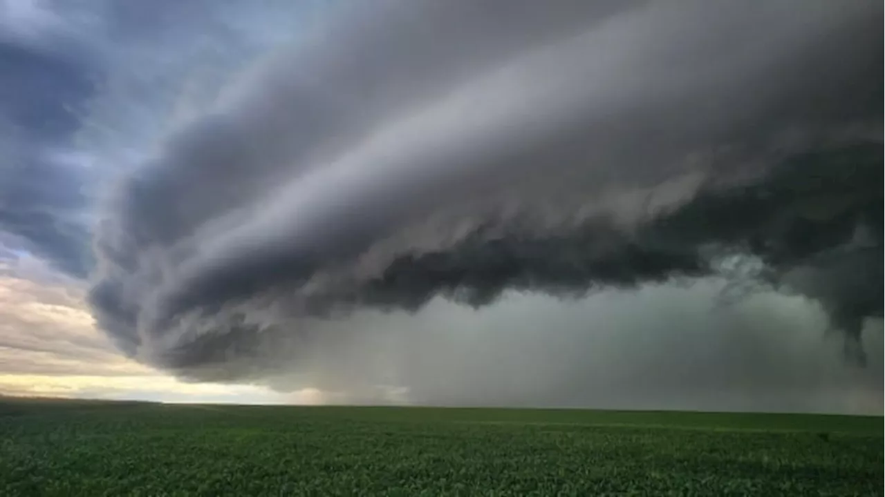 Tornado warning downgraded as thunderstorms hit southern Alberta