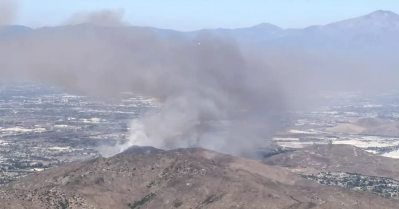 350-acre brush fire burning near buildings in Fontana