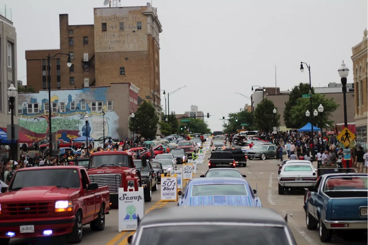 Scoop the Loop at Waukegan cruise event