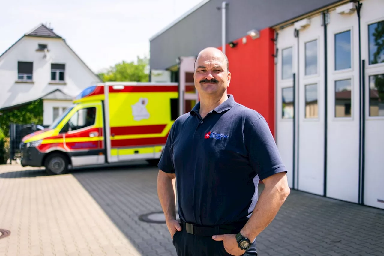 Mitarbeitende der Rettungsdienst Spree-Neiße GmbH werben für ihren Job