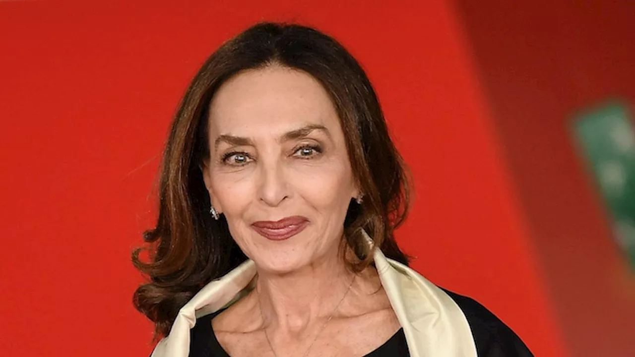 È morta Maria Rosaria Omaggio, aveva 67 anni: attrice di cinema e teatro, posò per Playboy e interpretò Fallaci