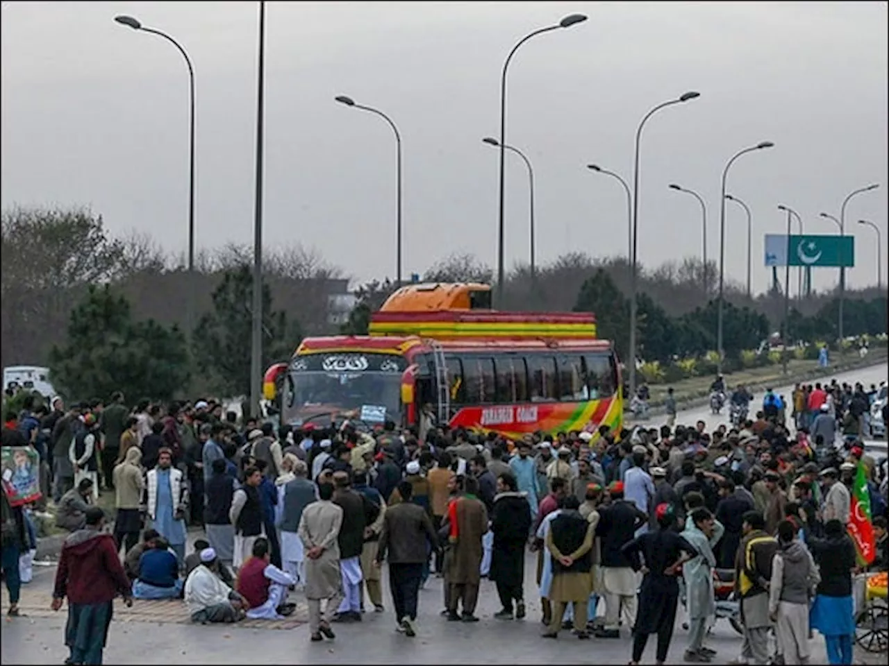 پی ٹی آئی کا مہنگی بجلی کیخلاف تاجروں کے احتجاج کی حمایت کا اعلان