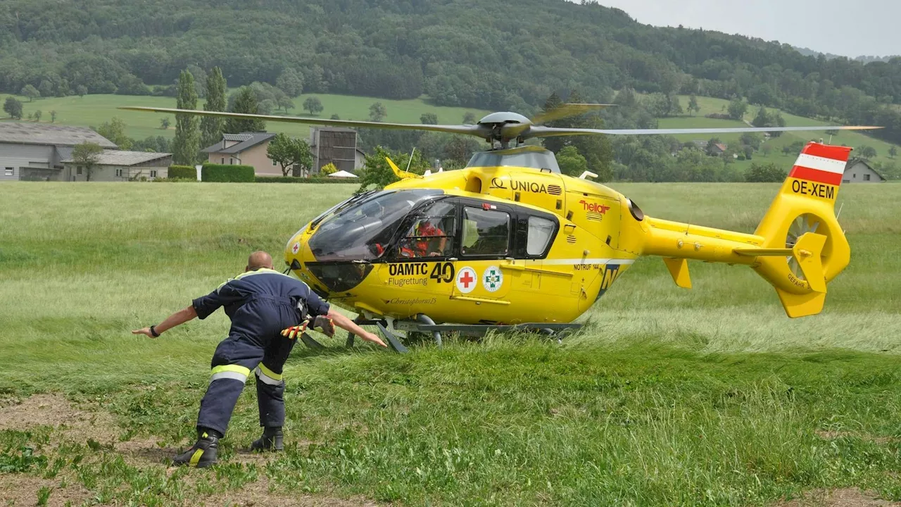 – Landwirt von Strohballen überrollt