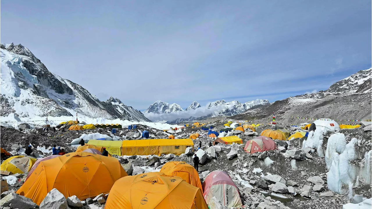 Tote tauen auf – Mount Everest als Leichenberg