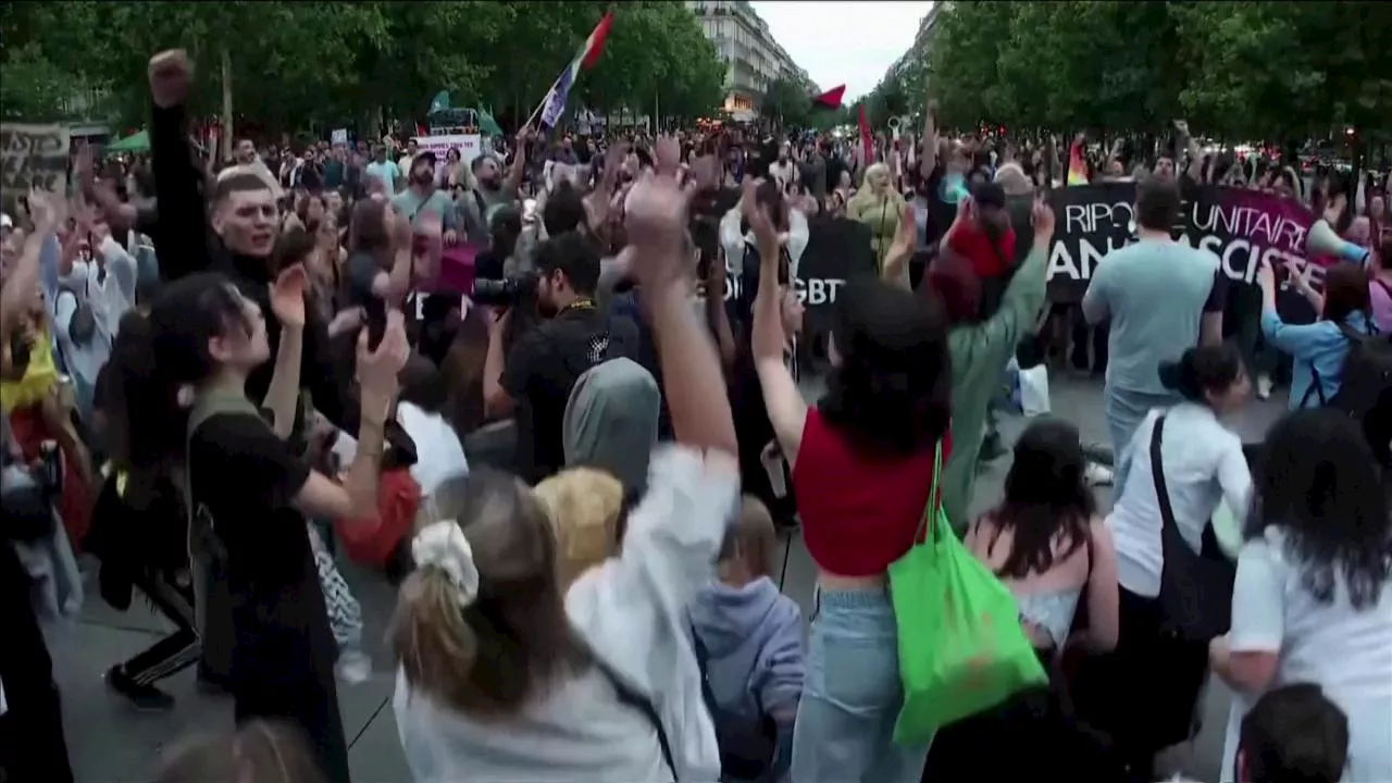 Parigi, manifestazione contro la destra: 'Siamo tutti antifascisti'