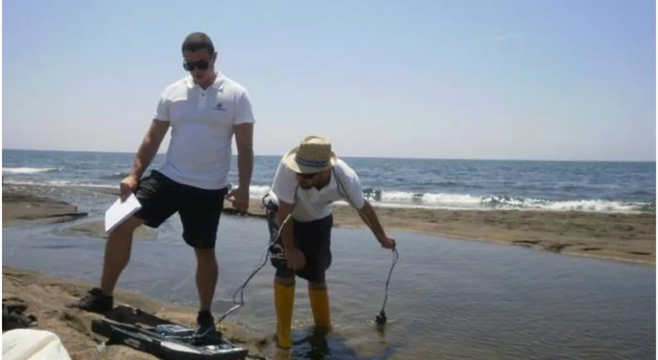 Divieti di balneazione nel Lazio, la mappa delle bandiere nere: da Ardea a Santa Marinella