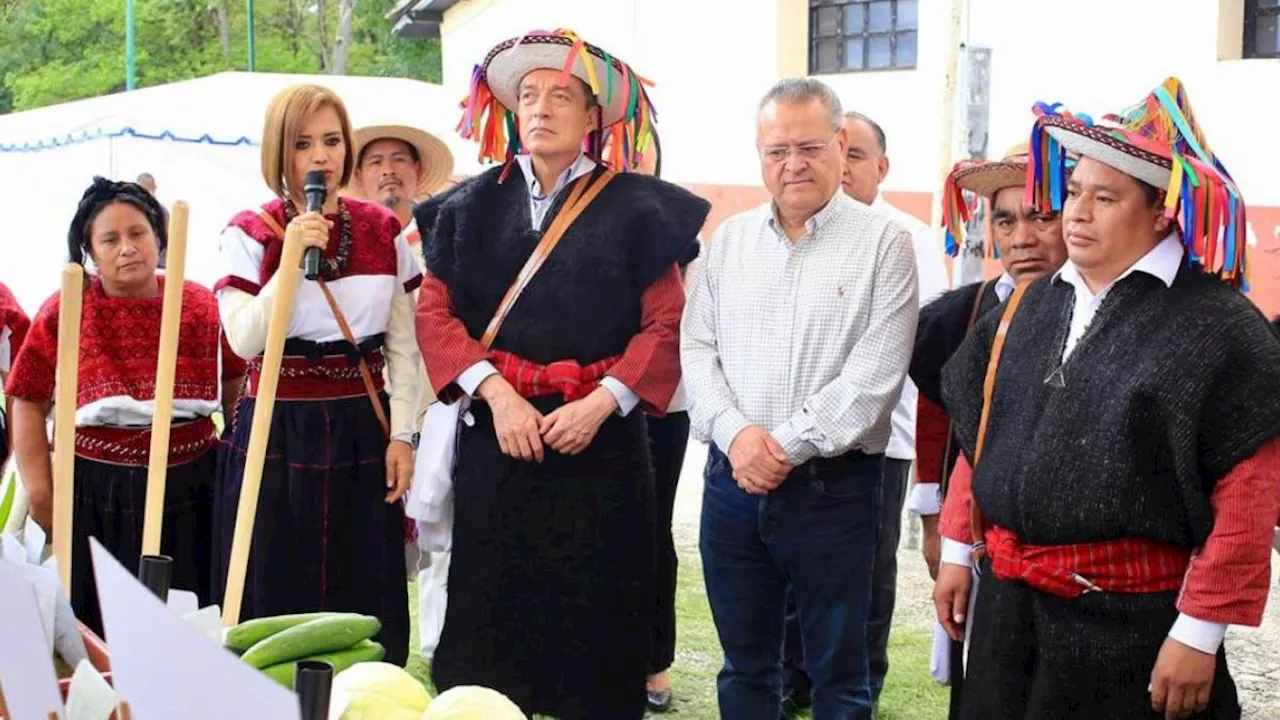 Rutilio Escandón inicia entrega de proyectos para huertos escolares y producción de traspatio