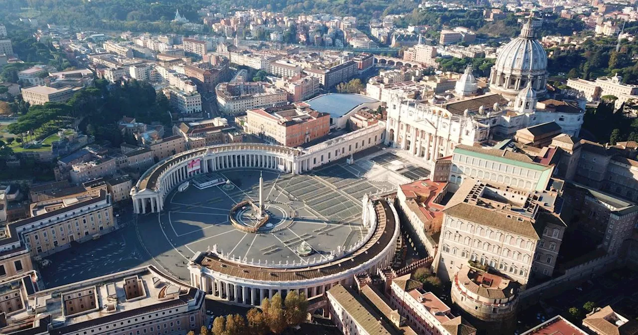 Vatican : tatouages et piercings interdits pour les employés de la basilique Saint-Pierre