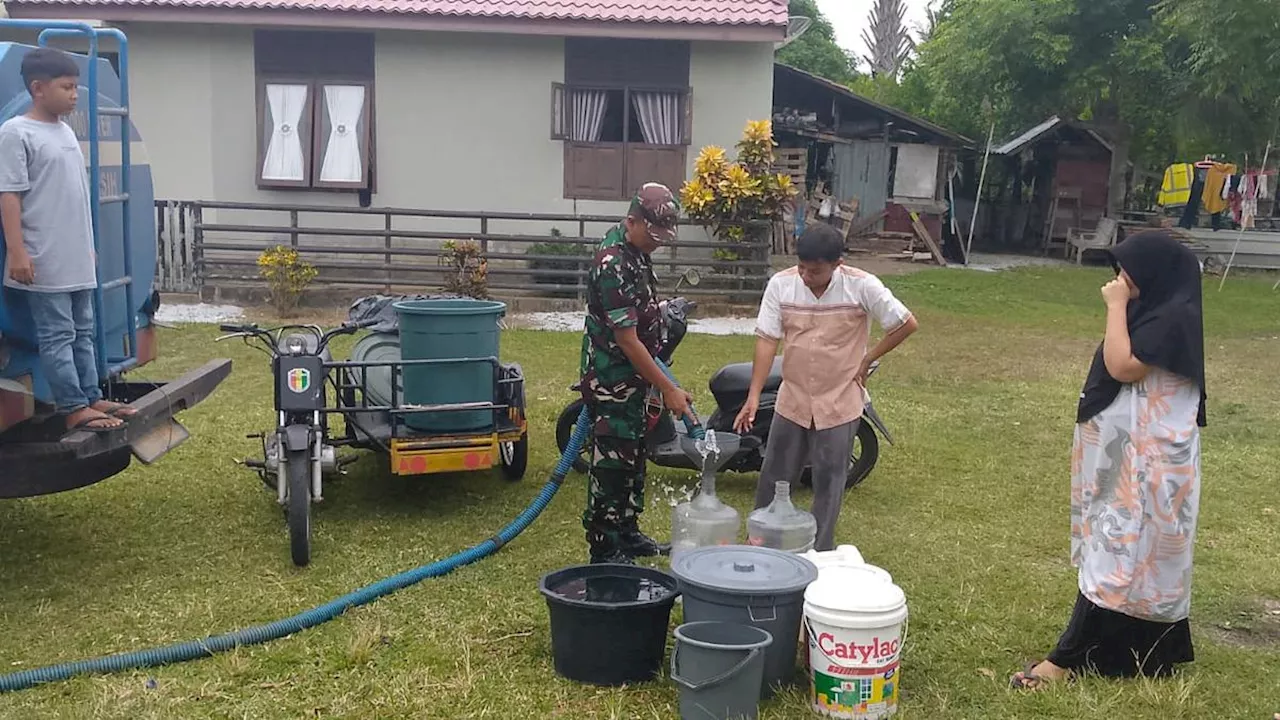 Aceh Besar Krisis Air Bersih, Anggota DPRK Turun Pasok Kebutuhan Air untuk Warga Terdampak