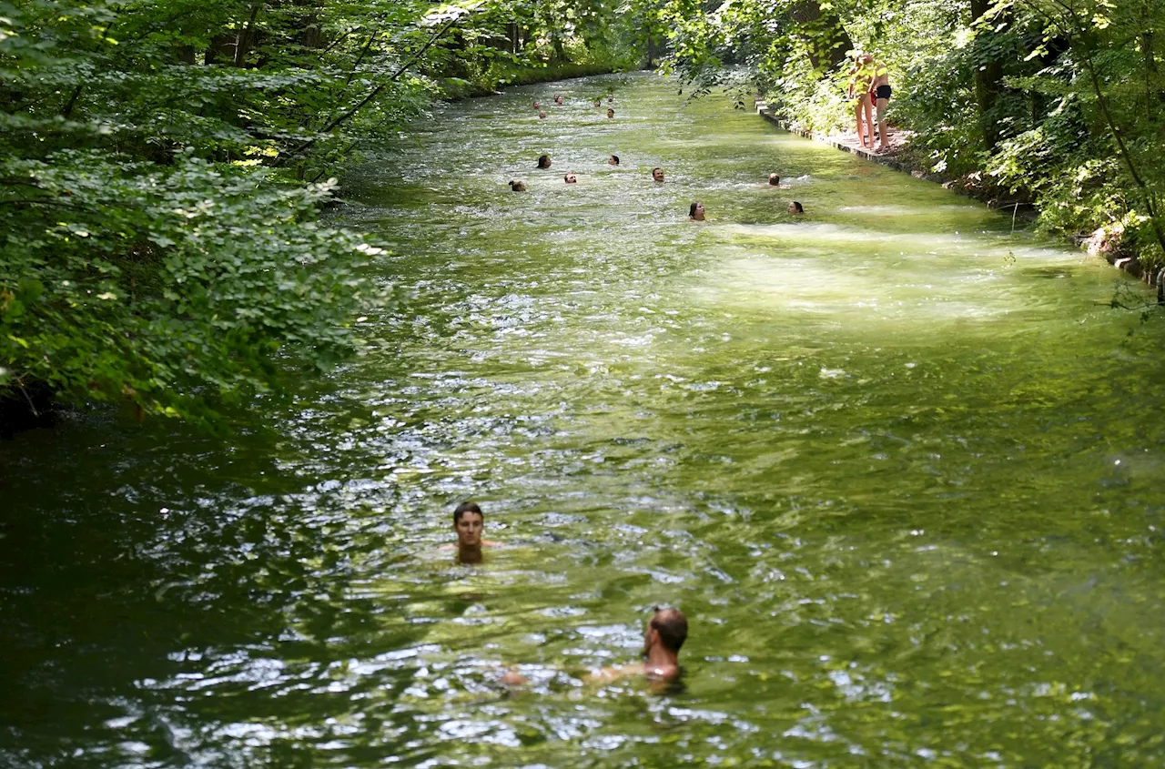 Mann nach Bad im Eisbach weiter vermisst