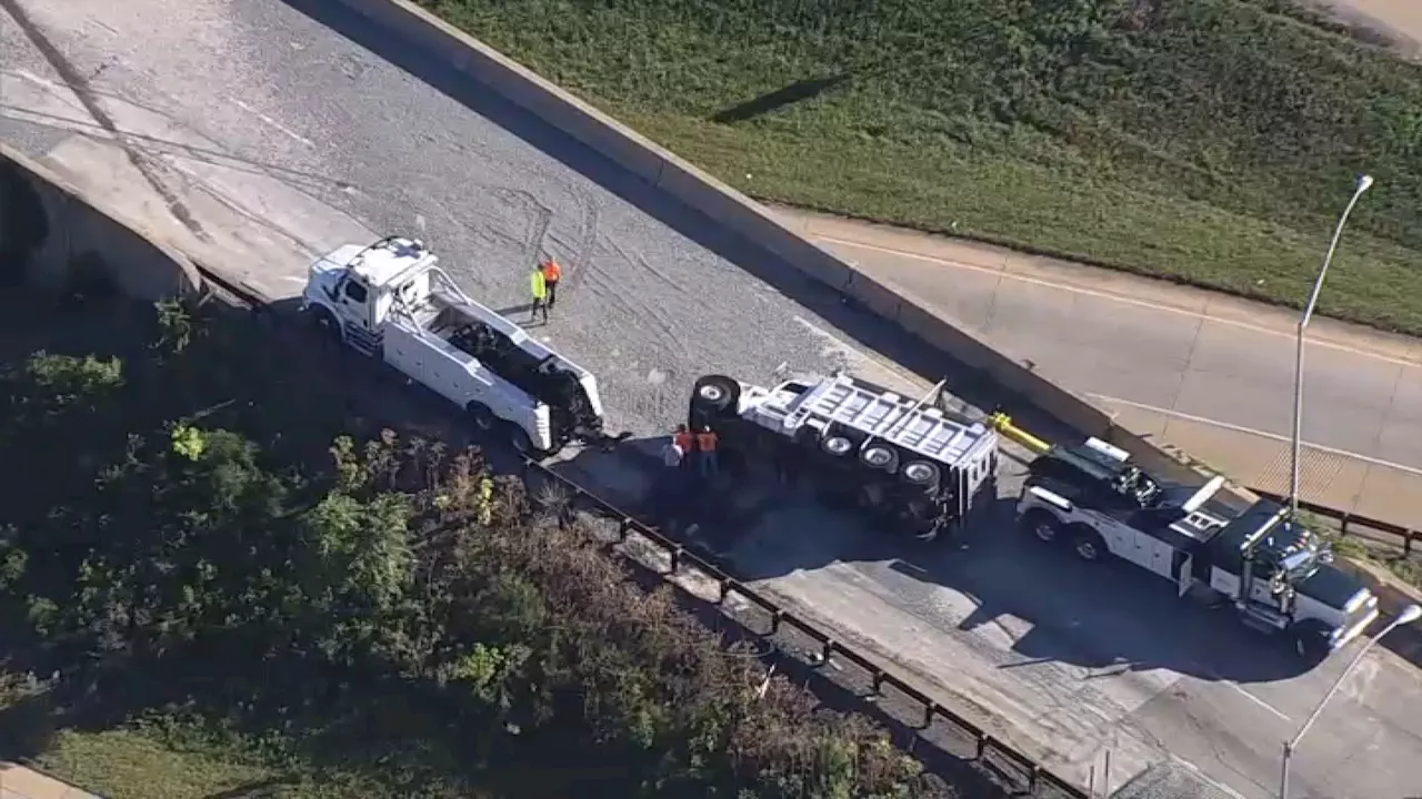 Overturned dump truck closes I-476 ramp to I-95 for rush hour