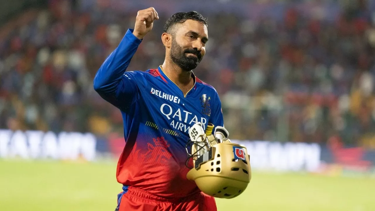 Dinesh Karthik : दिनेश कार्तिक की हुई RCB में वापसी, अब इस नई भूमिका में आएंगे नजर