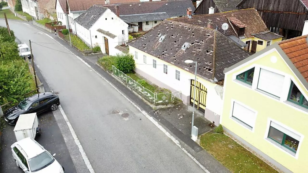 Aufräumarbeiten nach Hagel im nördlichen Waldviertel