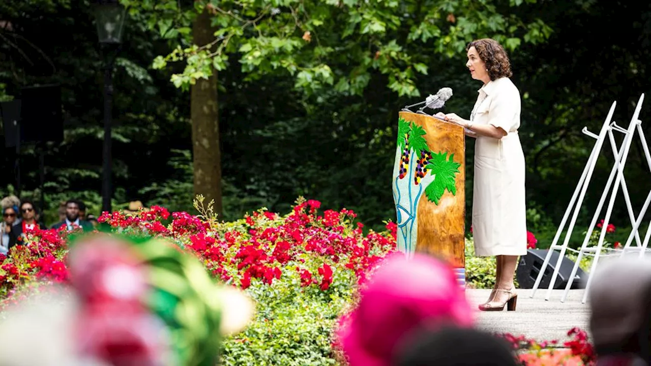 Burgemeester Halsema bij slavernijherdenking: 'Niet wegkijken'