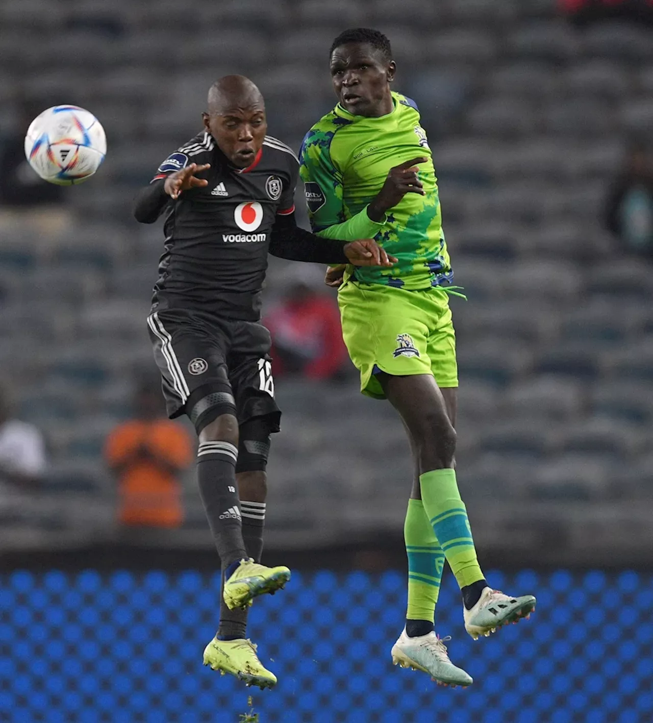 Kaizer Chiefs target R15 Million player from PSL rivals