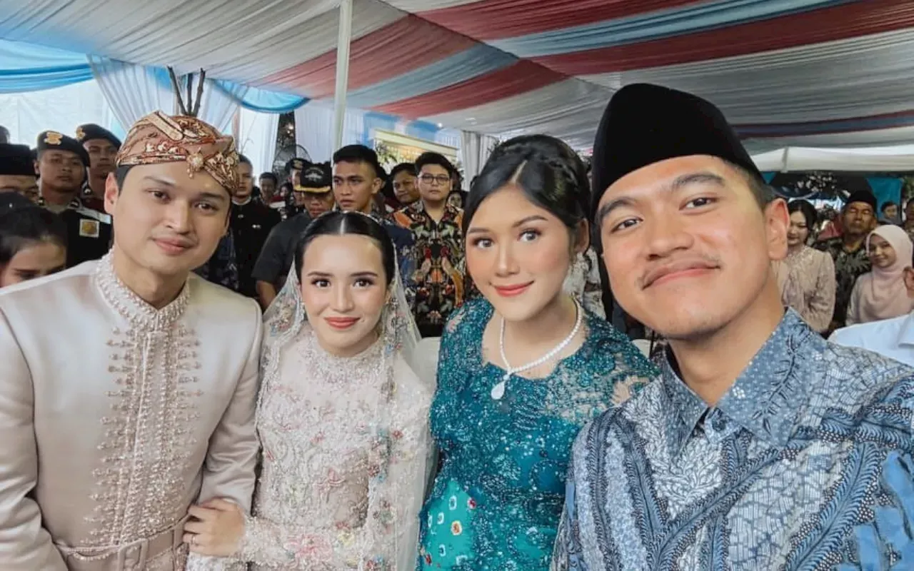 Beby Tsabina Pamer Vibes ala Ibu Pejabat kala Foto Bareng Erina Istri Kaesang di Ngunduh Mantu