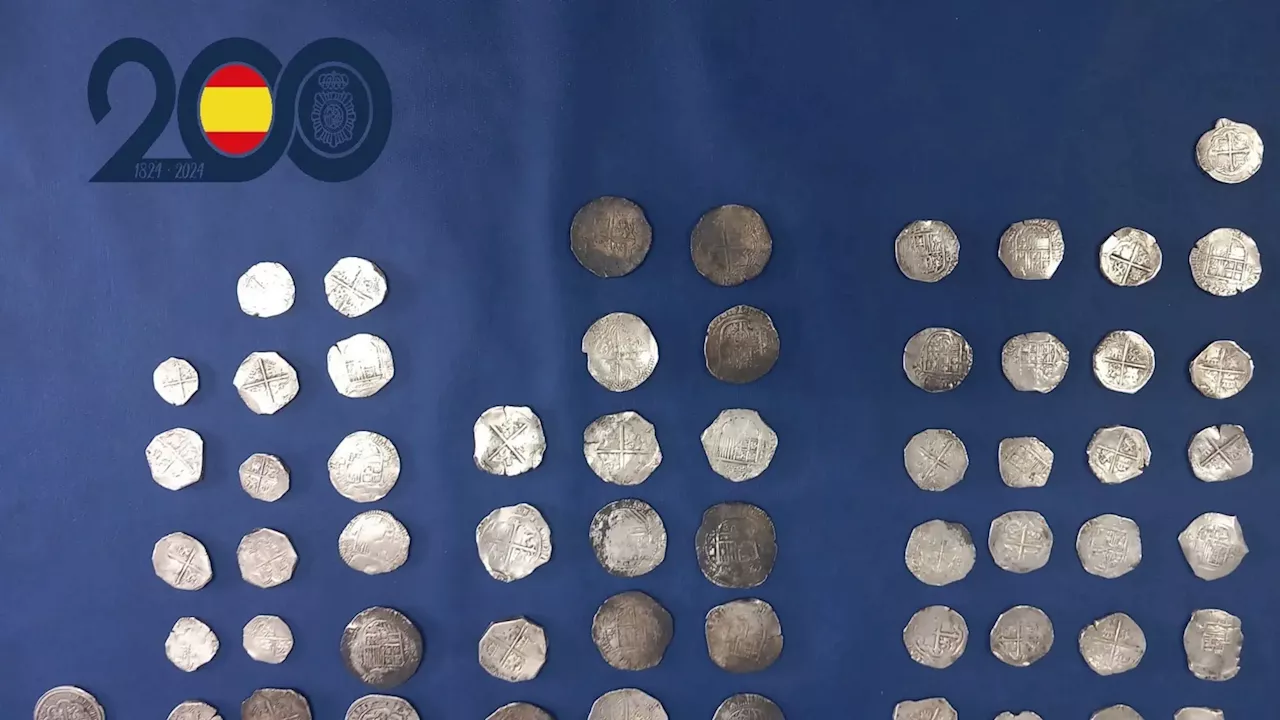 La Policía Nacional recupera en Murcia 59 monedas de plata auténtica de hace 500 años