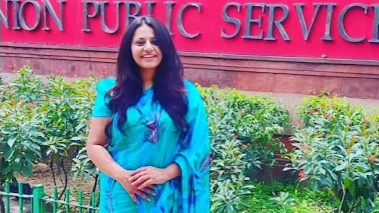 क्या ट्रेनी IAS अफसर पूजा खेडकर ने दिव्यांगता का झूठा दावा किया? UPSC में सिलेक्शन को लेकर बवाल