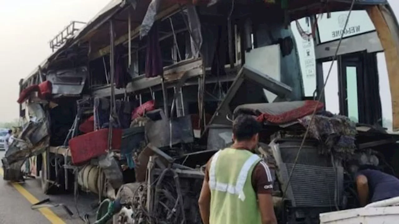 Unnao Bus Accident: उन्नाव हादसे वाली बस में आरसी का पता फर्जी, बगैर बीमा-परमिट के दिल्ली तक दौड़ रही थी खटारा