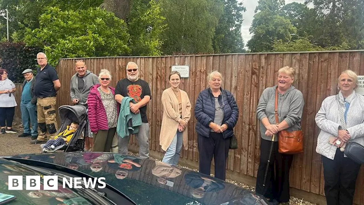 Queues as Broadway Dental Surgery in Woodhall Spa offers NHS places