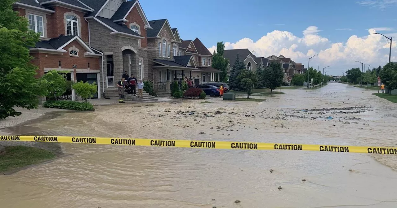 Mississauga street turned into river after water main break unleashes deluge