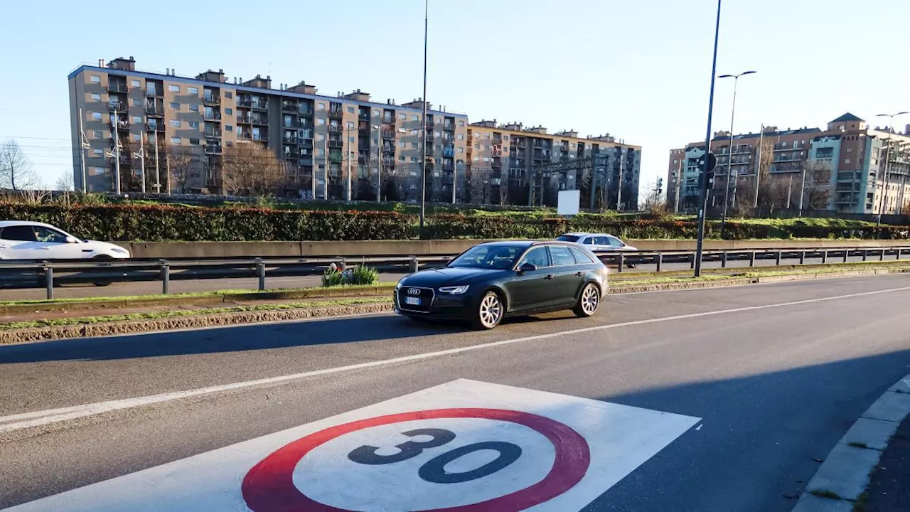 Limiti di velocità a 30 chilometri, più inquinamento: lo dice uno studio del Politecnico di Milano