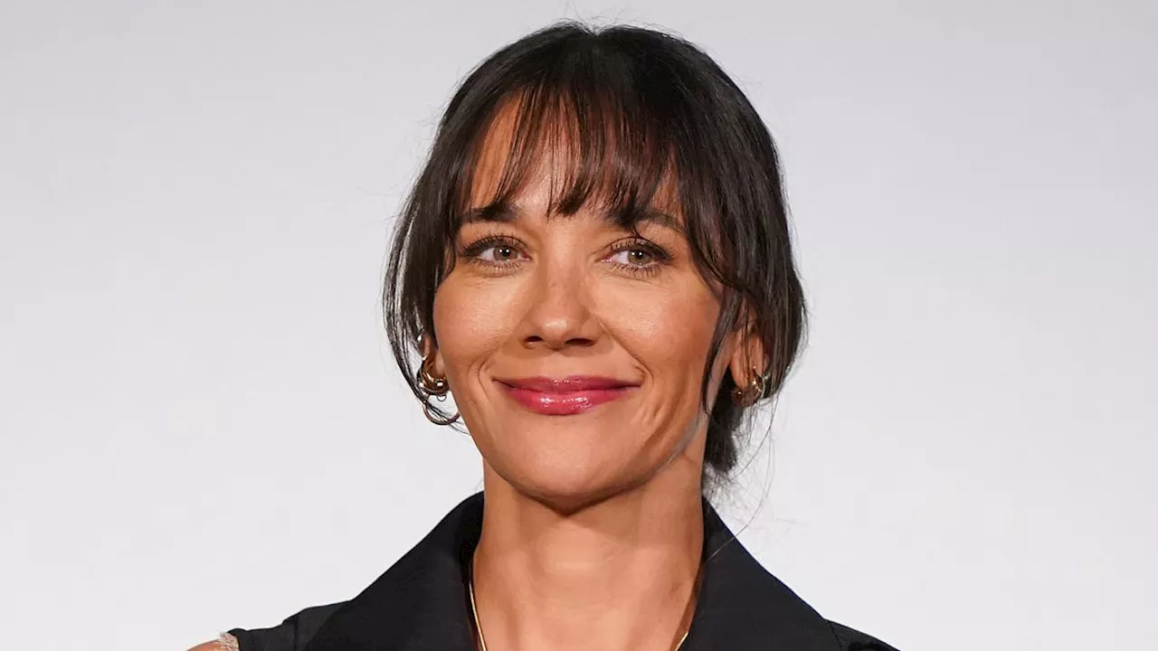 Rashida Jones recalls 'traumatic' moment she was bitten by Michael Jackson's pet chimpanzee as a...