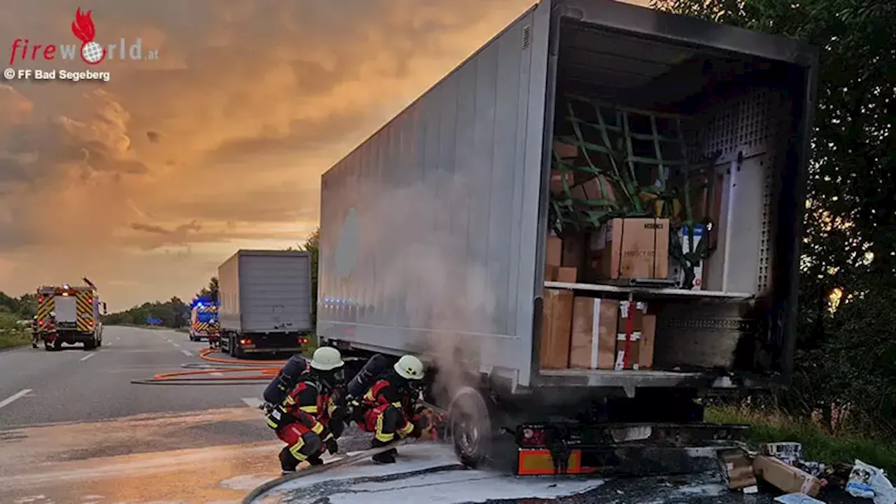 D: Brand an Paket-Lkw-Anhänger mit brennenden Teilen auf der BAB 21 bei Bad Segeberg